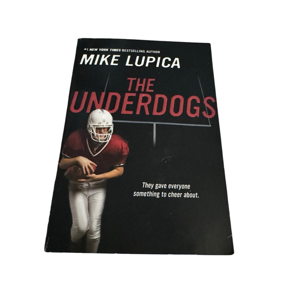 Young Adult Paperback / The Underdogs by Mike Lupica. EUC